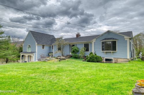 128 Stratton Rd, Williamstown, MA 01267-2944