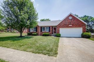 11010 Shady Hollow Dr, Louisville, KY 40241-4831