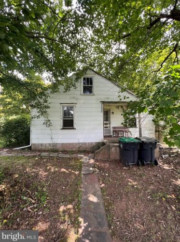 238 Hillcrest Dr, Milford NJ 08848-1001 exterior