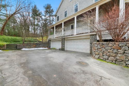 59 Crestview Rd, Milton MA 02186-3648 exterior