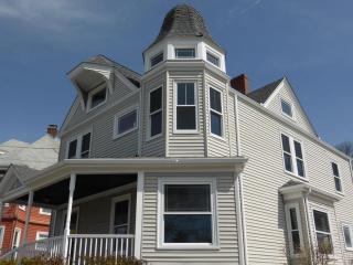 24 Lafayette St, Waltham, MA 02453-6829