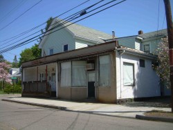 207 River St, Newton, MA 02465-1431