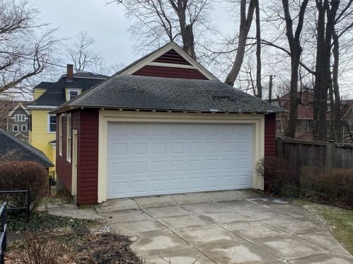 8 Berwick St, Worcester MA 01602-1405 exterior