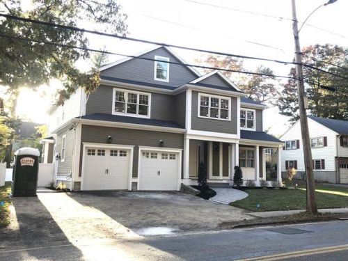 67 Hunnewell St, Needham, MA 02494-1809