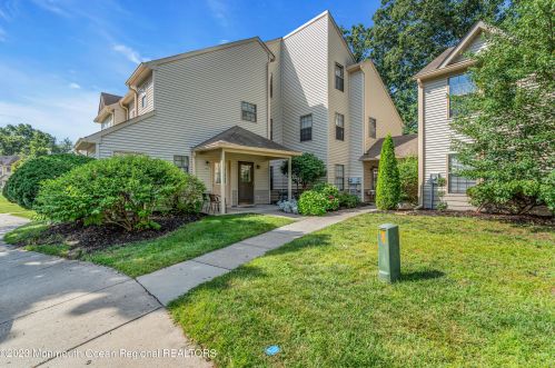 402 Daffodil Dr, Jackson Twp NJ 08527-4127 exterior