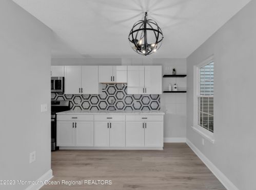 402 Daffodil Dr, Jackson Twp NJ 08527-4127 exterior