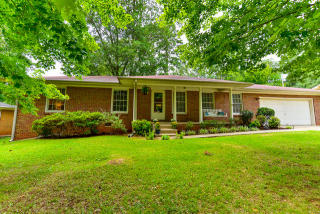 2207 Maysville Rd, Huntsville, AL 35811-2119