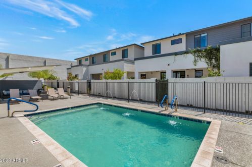 3128 Cheryl Dr, Phoenix AZ 85028-2329 exterior