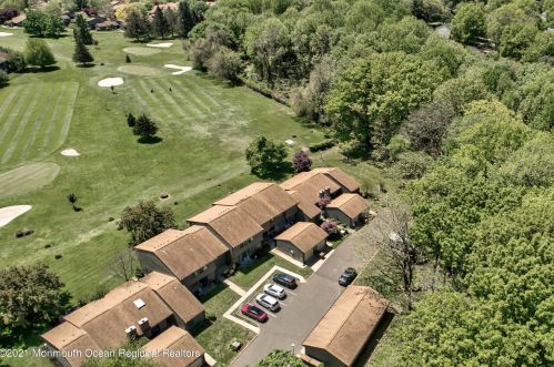 35 Andover Ct, Tinton Falls, NJ 07701-5409