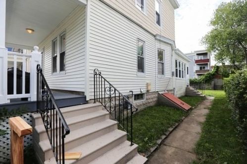 39 Inman St, Lawrence, MA 01843-2734