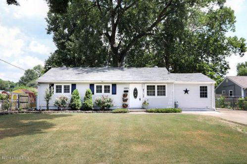 9807 Gandy Rd, Louisville, KY 40272-3227