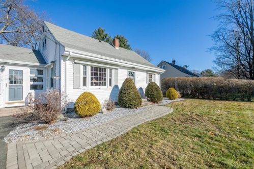 33 Grenier Dr, Montgomery, MA 01085-4713