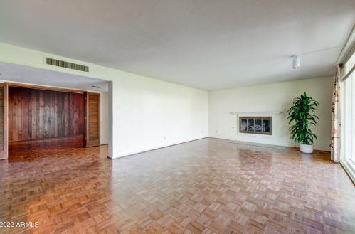 4834 Earll Dr, Phoenix, AZ 85031-3655