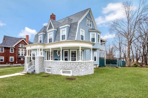 26 Dartmouth St, Lawrence, MA 01841-3250