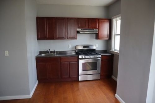 3 Bow St, Taunton MA 02780-4225 exterior