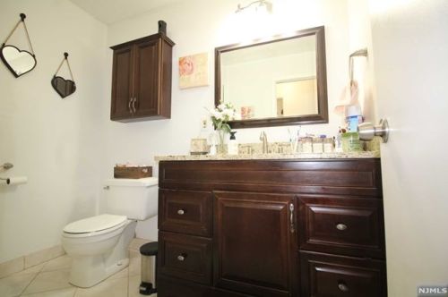 9 Montgomery St, Belleville NJ 07109-1305 exterior