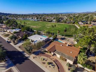 12 Canterbury Ln, Phoenix AZ  85023-6222 exterior