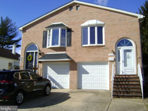 9656 Dungan Rd, Philadelphia, PA 19115-3222