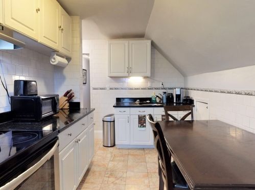 439 Ferry St, Everett, MA 02149-5664