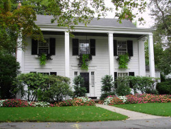 10 Bonmar Cir, Newton, MA 02466-2708