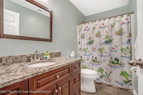 438 Freehold Rd, Jackson Twp NJ 08527-4631 exterior