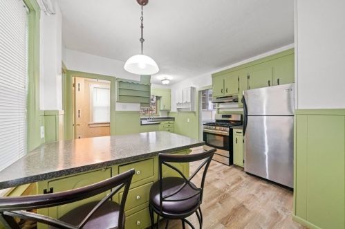 44 Beaconsfield Rd, Worcester MA 01602-1303 exterior