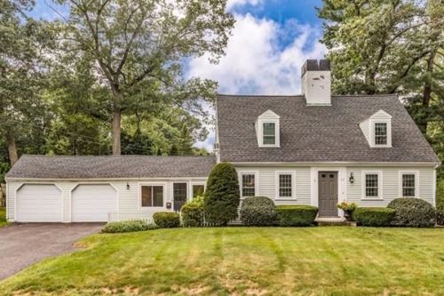 57 Locksley Rd, Lynnfield, MA 01940-1444