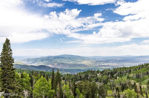 143 White Pne Cyn Rd, Park City UT 84060-6505 exterior