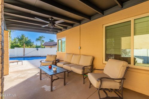 3220 Cinnabar Ave, Phoenix AZ 85020-1815 exterior