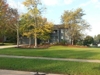 7612 Lindsay Ln, Cleveland OH  44139-5580 exterior