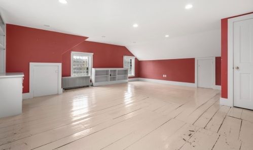 2 Brookshire Rd, Worcester MA 01609-1251 exterior