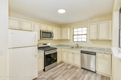 1200 Fern Ct, Jackson Twp NJ  08527-4177 exterior