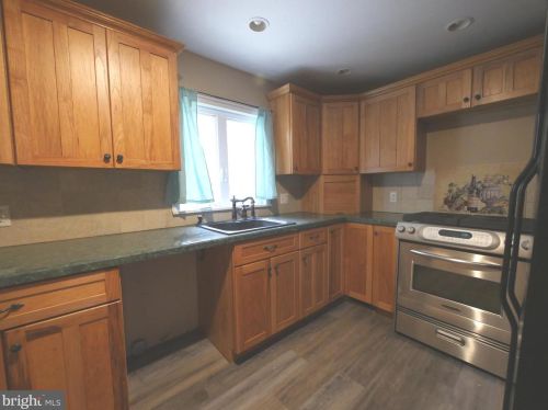 319 High St, West Deptford NJ  08096-2225 exterior