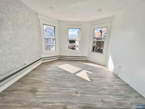 9 Grove St, Kearny NJ  07032-2114 exterior