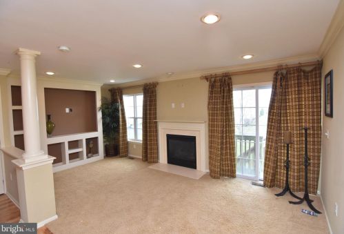 35 Highgrove Ct, West Deptford NJ 08086-3814 exterior