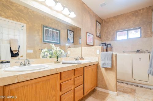 9032 14 Pl, Phoenix AZ 85014-4210 exterior