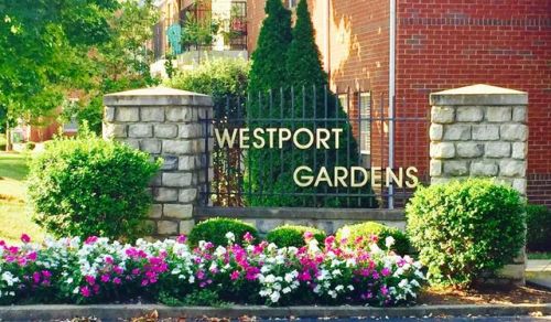 1328 Lynmar Dr, Louisville KY  40222-4462 exterior