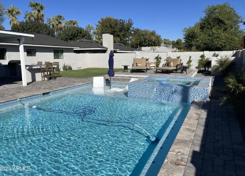 8001 11th Ave, Phoenix AZ  85021-5626 exterior