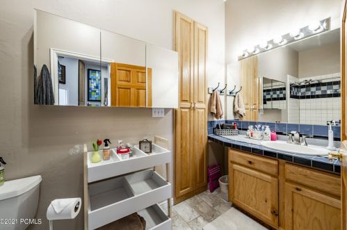 4019 Sunrise Dr, Park City UT 84098-4757 exterior