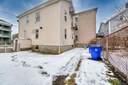 30 Hamlet St, Fall River MA 02724-3331 exterior