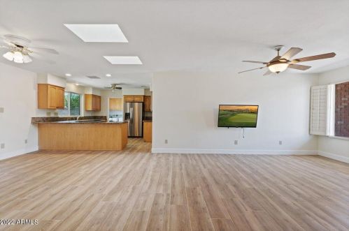 2165 Eugie Ave, Phoenix AZ 85029-1614 exterior