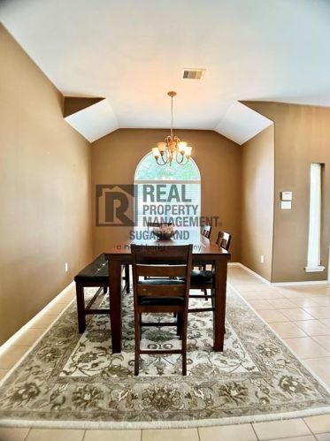 7626 Butler Lakes Ct, Richmond TX  77469-4639 exterior