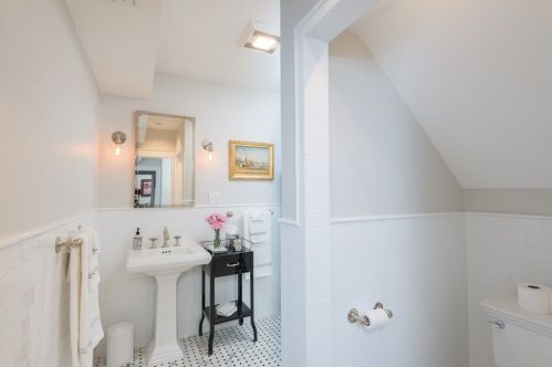 1123 Boylston St, Newton MA 02464-1014 exterior