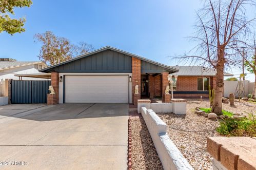 4235 Aster Dr, Phoenix, AZ 85029-1935