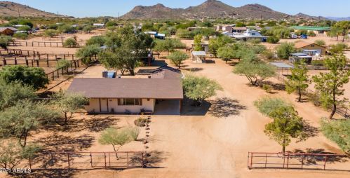 35220 3rd Ave, Phoenix AZ 85027-5908 exterior