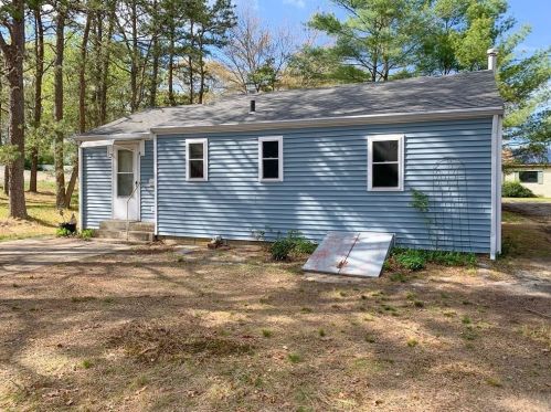 9 Jaynes St, Plymouth, MA 02360-4227