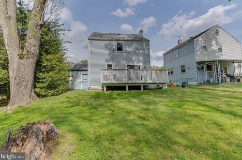 489 Hemlock Ter, West Deptford NJ 08096-2815 exterior