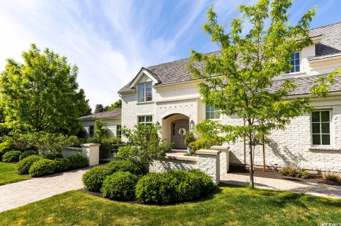 1918 Siesta Dr, Sandy UT 84093-6139 exterior