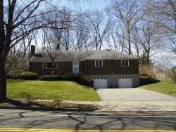 1496 Commonwealth Ave, Newton, MA 02465-2832