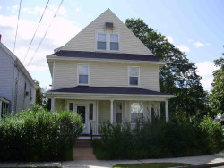 216 River St, Newton, MA 02465-1430